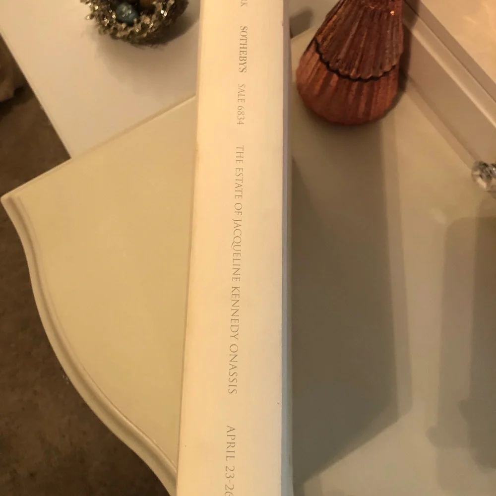 📖1996 Authentic Sotheby’s “The Estate of Jacqueline Kennedy Onassis” April 1996
